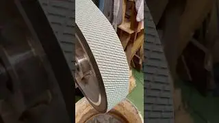 What is a 3M Trizact Belt?! #beltgrinder #metalfabrication #knifemaking #knifecommunity #shorts
