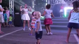 Kid's dancing funny video Agnessa Family