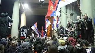 Serbian protestors clash with police over election results