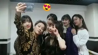 [snow kong×xin liu/刘雨昕×孔雪儿] Queen Bee era - backstage, performance | Queen Bee时代 - 后台，性能
