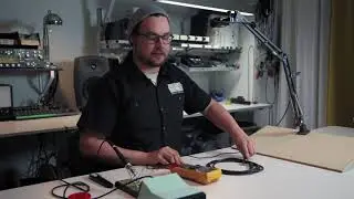 How to remove capacitance-shield from your cable - Custom Boards pedalboard builder's guide