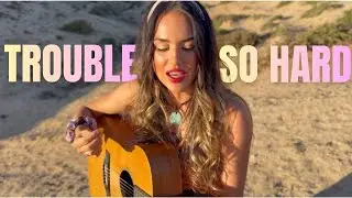 Cette INCROYABLE reprise d'une CHANSON oubli&eacute;e devient VIRALE ! TROUBLE SO HARD - VERA HALL (Cover)