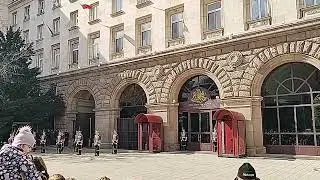 Почетния гвардейци караул пред Президентството по случай националния празник Трети март 2025