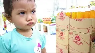Ribetnya Natasha Kalau Jajan, Maunya Dia Sendiri, Abangnya Ngalah Terus -Jajan Es Krim & Yakult