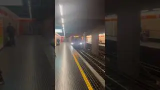 Linea M1 Milano-Serie Leonardo Sesto 1&ordm; Maggio FS-Rho Fiera in arrivo a Lima #trainspotting #metro