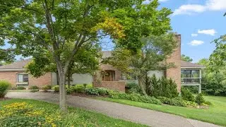 875 Cascade Hills E Drive SE, Grand Rapids, MI Presented by Jon Austin.