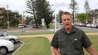 How did the QLD/NSW border create Twin Towns?