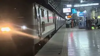Avadh express at Basti Railway #trending #train#indianrailways #youtube #travel 