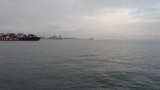 コンテナ船  出港ーYouTube