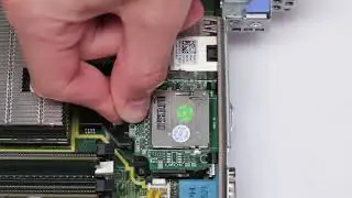 Removing and Installing the iDRAC Port Card (BCD104SD)