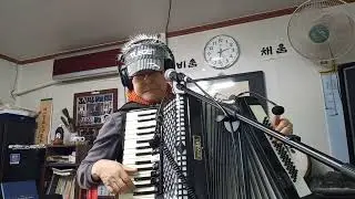 #가버린 사랑(원곡:태진아)아코디언.노래:주영식 
