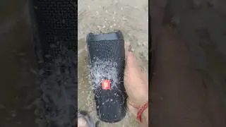 Is jbl essential flip 2 waterproof let's check live #jbl #jblgo #jblsoundbar #jblspeaker #vtr #music
