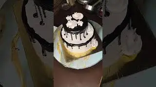 Two tier chocolate cake decoration 😋 #shortsfeed #cake #cakeseries #ytshorts #cakecreations #viral