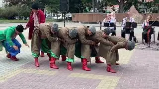 Копіруш жартівливий Буковинський народний танець  ‘Надзбручанка’