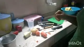 Preparando uma comidinha caseira para o almoço 