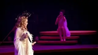 Kylie Minogue - Everything Is Beautiful (Aphrodite Les Folies Tour)