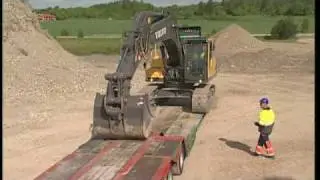 How to load a Volvo Crawler Excavator on a truck (Part 15 of 15)