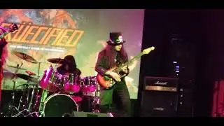 Cruecified