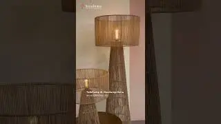 Eethoek inspiratie 2025: mangohout tafel, taupe stoelen, cr&egrave;me lamp bij Straluma