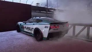 Need for Speed Heat WTF the police car stuck driving on the wall