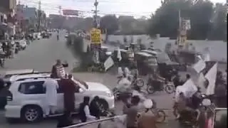 pti and pmln workers fight