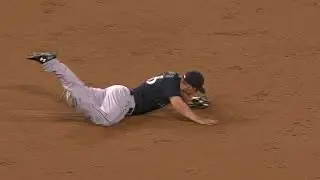 SEA@LAD: Seager dives, spins, fires for the out