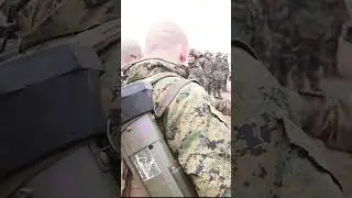 Молдавские солдаты нацелились на танк #шорты #армия