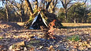 Winter Bushcraft Survival Shelter | Overnight in the Woods