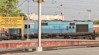 CORNFLOWER/COBALT BLUE SHUNTER ENGINE RESTS AT MGR CENTRAL WDS6 36542