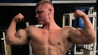 Будущий чемпион | Молодой бодибилдер Flex