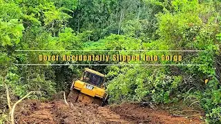 The Dozer Operator Accidentally Slipped the CAT D6R XL into the Cliff