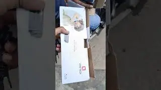 my hand has right product but delivery boy has wrong product to deliver