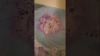 Prakash bath bomb from LUSH.