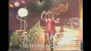 Anneke Grönloh valt van de trap / Tina Turner falls down the stairs