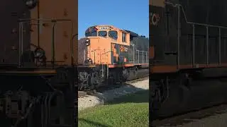 KRT GP40S MANNED HELPERS ON THE REAR