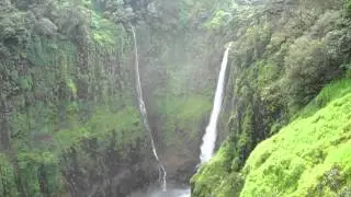 Big Waterfalls : Thoseghar waterfall in full glory.