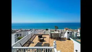 Beautiful semi-detached house within walking distance from the beach in Torrox Costa, M&aacute;laga!