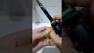 How to attach keychain to sunflower
