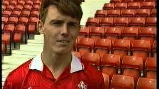 1994-08-19 Joey Beauchamp signs for Swindon Town