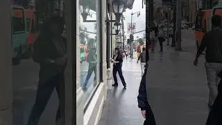 Вербовщик саентологов убегает от меня