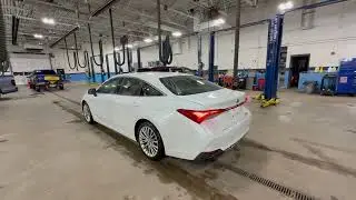2019 Toyota Avalon Limited hybrid only 41,000 miles