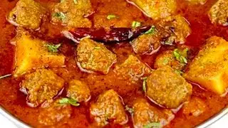 एकदम देहाती तारिके से बनाए आलू और सोयावीन की सब्जी /