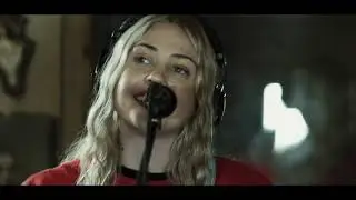 Lauran Hibberd - Shark Week (Live)