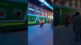 Best Train Green Line reaching LAHORE Junction Pakistan Railways #shorts #greenline