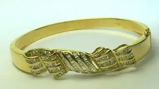 Exquisite Diamond & 18k Yellow Gold Bangle 2.0tcw