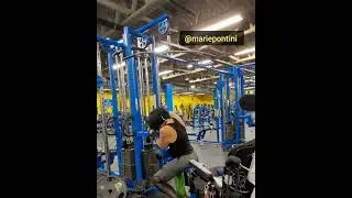 Transfers from my power wheelchair to gym machines, dynamic disabilities friendly! 😉💪🏽👍🏼
