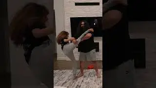 Эсфанд и Бонни играют в &laquo;Ссора пошла не так&raquo;...