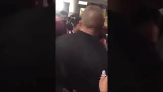 FANATICA CASI BESA A  ANUEL😁👀