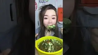 matcha ice eating milk powder