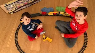 Yusuf Cat tren setini açtı, kurdu😍🚂Enes abisiyle kinetik kumla inşaat yaptılar👻 Cuf cuf gitti😍